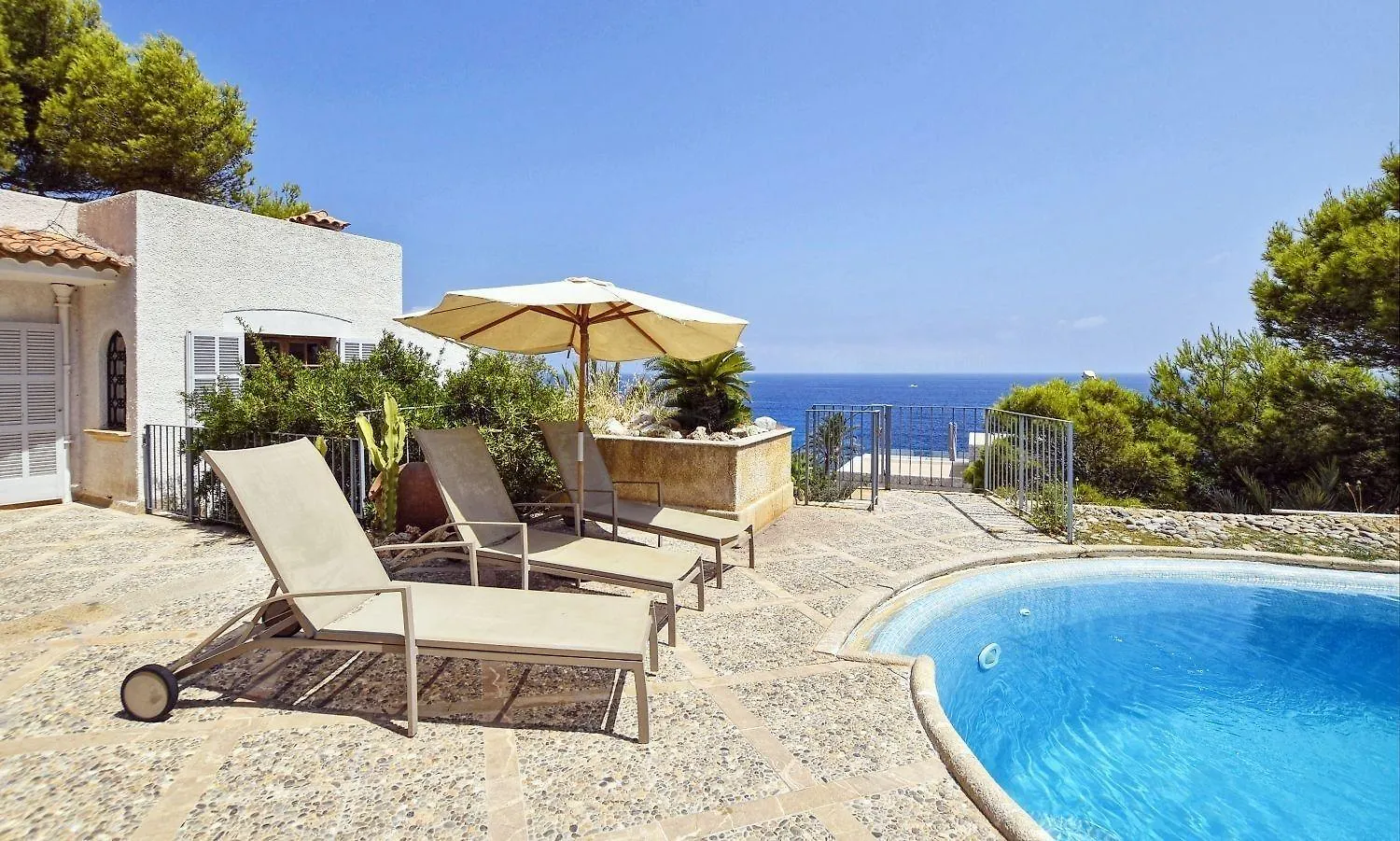 펜션 Unglaubliche Villa Mit Meerblick Und Pool 폰트 데 사 칼라 스페인